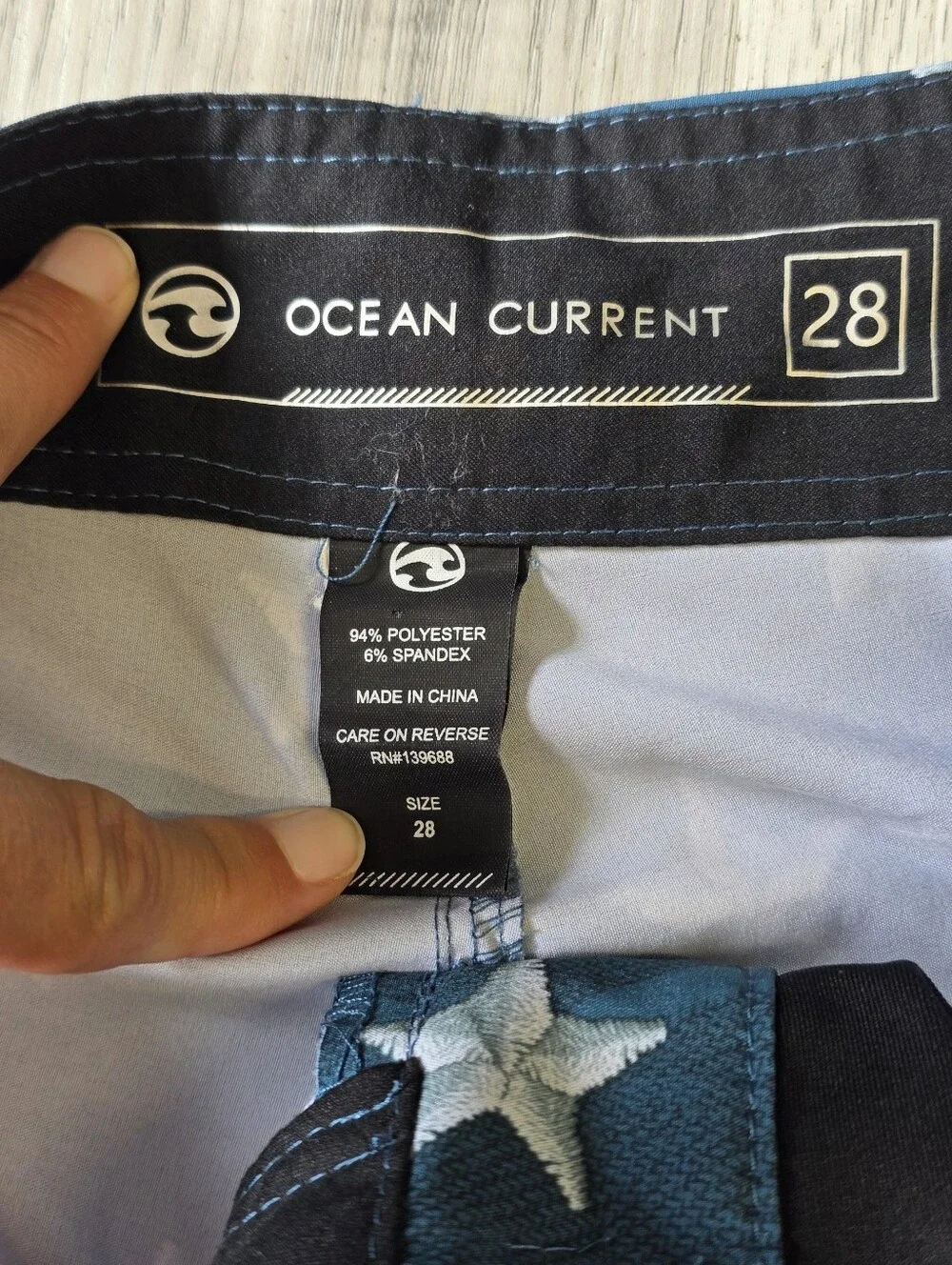 Ocean Current Men’s Size 28 Patriotic Stars Stripes Board Shorts Blue Red White